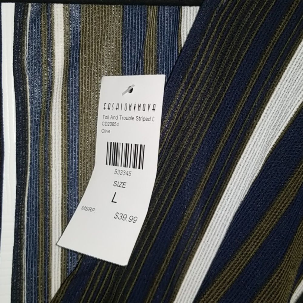 Stripped vneck dress - Picture 7 of 8